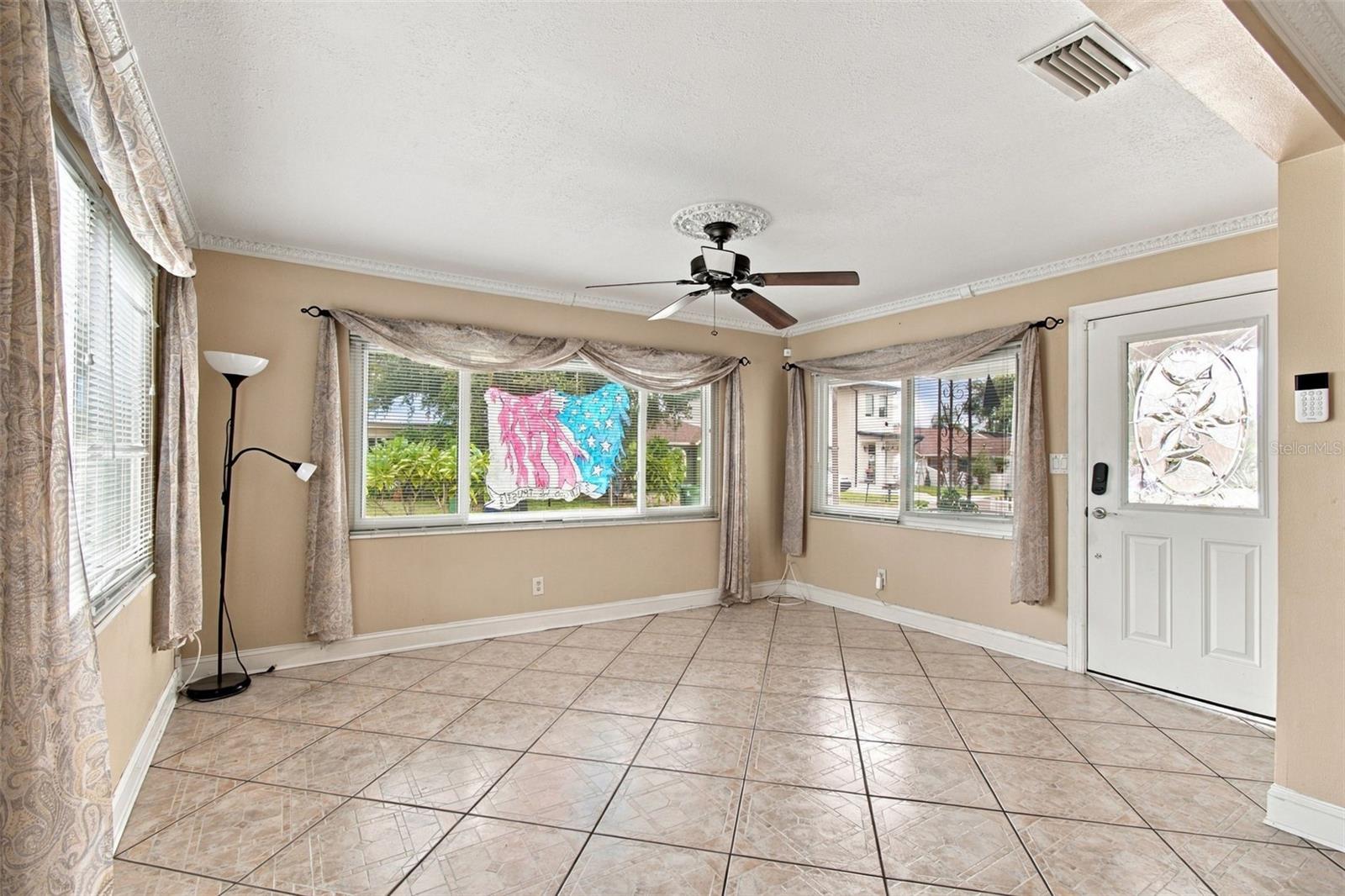 2908 W Arch St Property Photo 11