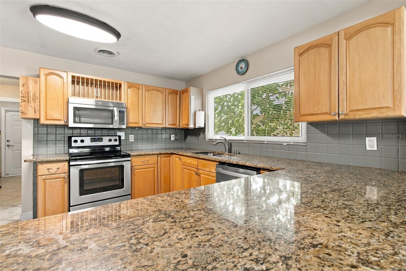 2908 W Arch St Property Photo 16