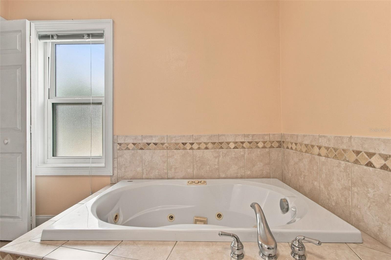 2908 W Arch St Property Photo 30