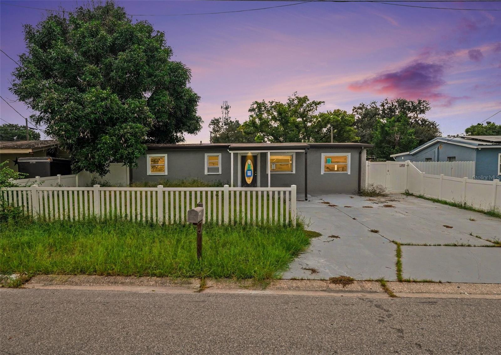10925 N FLORENCE AVE Property Photo 1