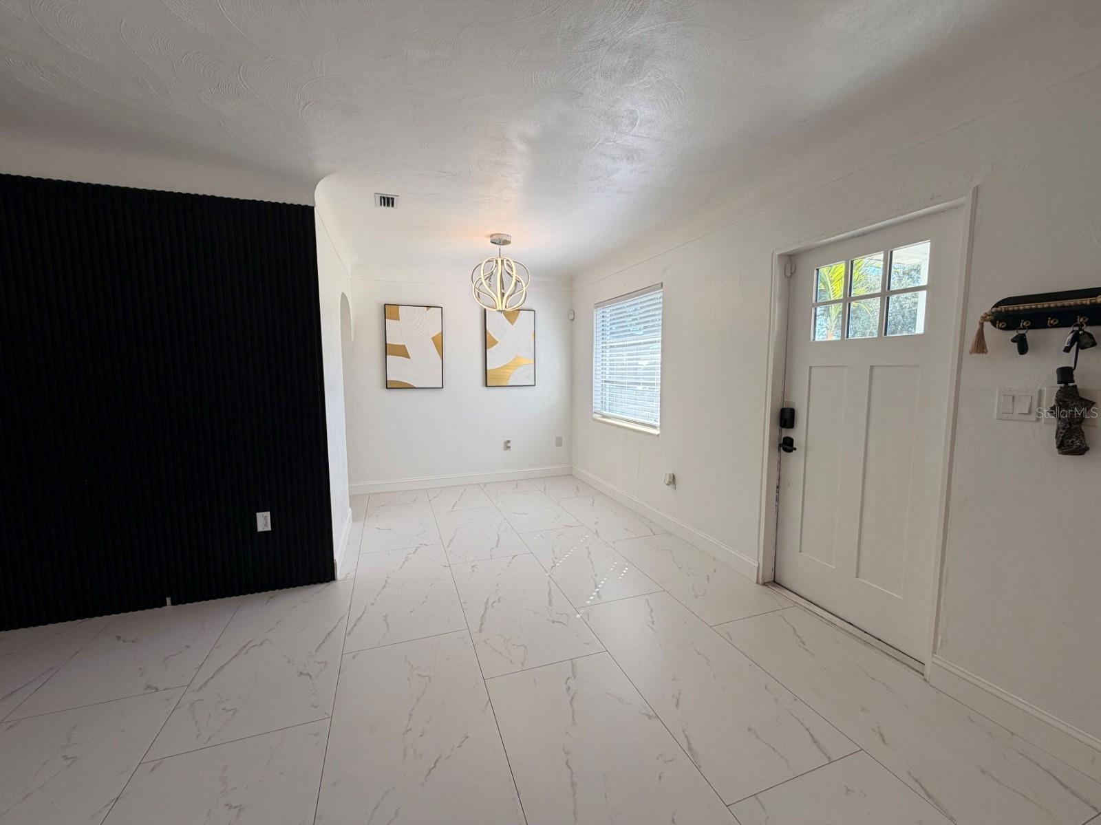 6083 50th Ave N Property Photo 5