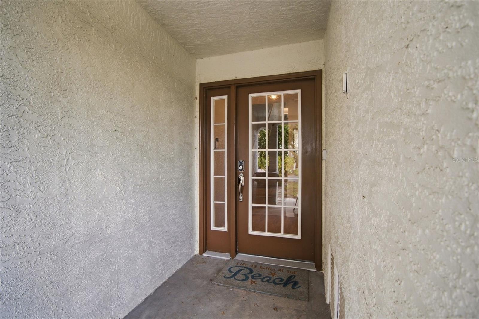 405 Madeira Cir Property Photo 3