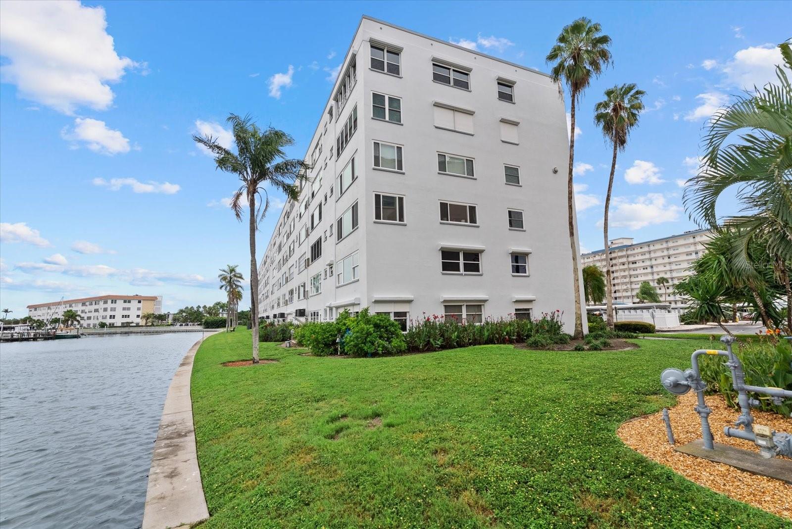 5925 Shore Blvd S #105 Property Photo 3