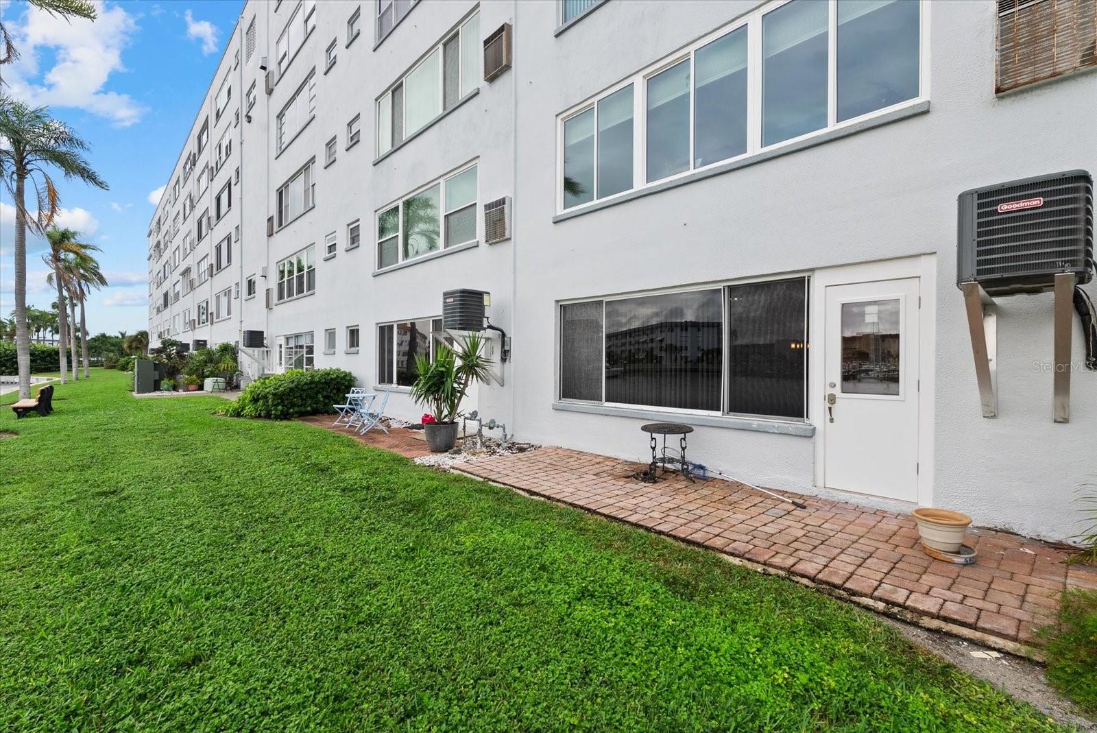 5925 Shore Blvd S #105 Property Photo 7