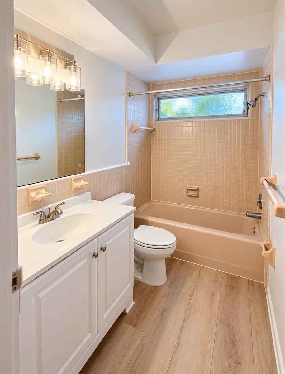 13822 Brewster Dr Property Photo 7