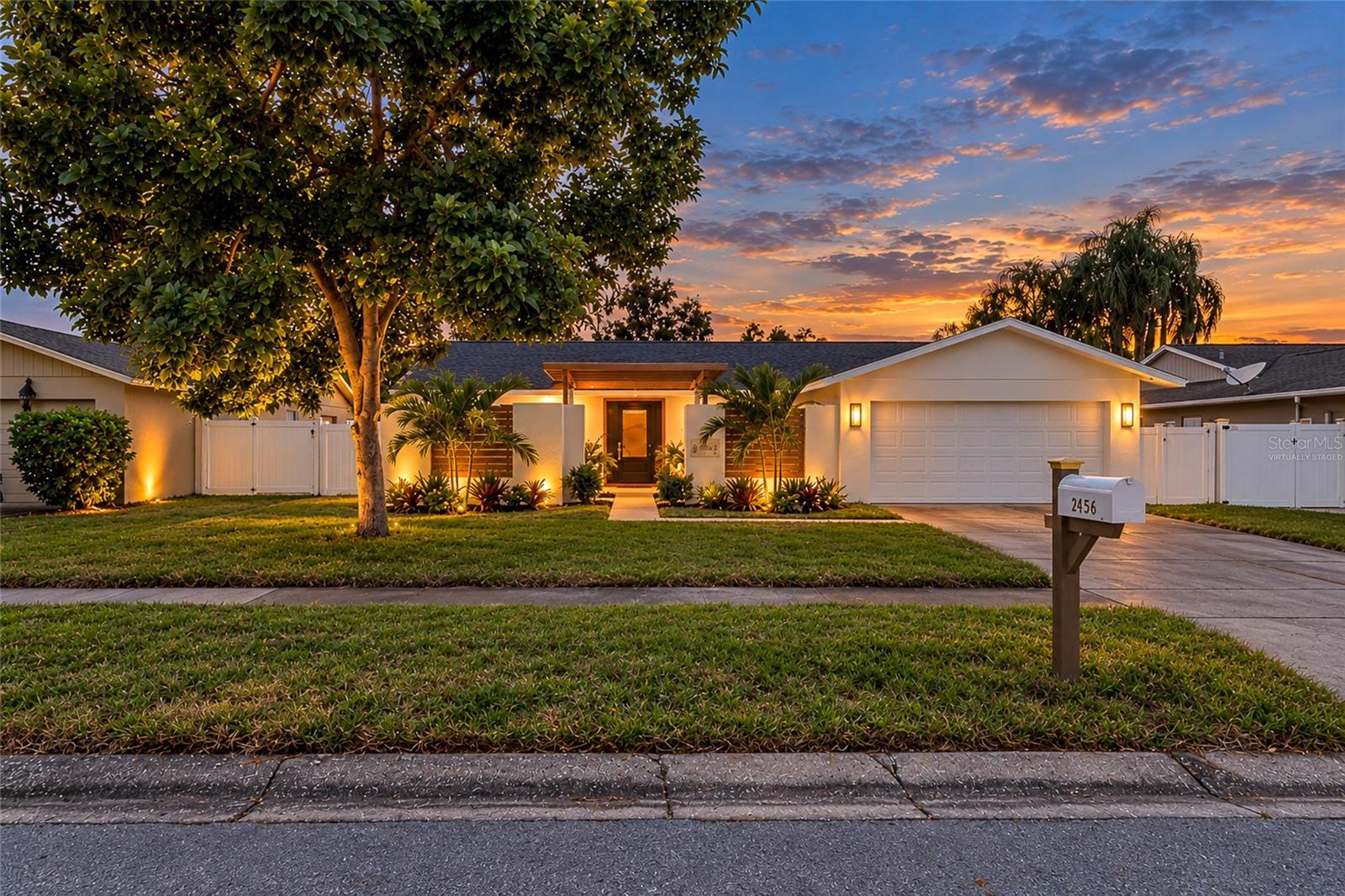 2456 Timbercrest Cir W Property Photo