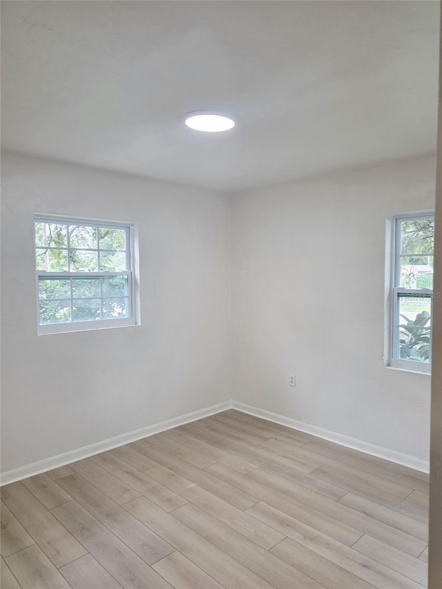 2103 N Harold Ave Property Photo 9