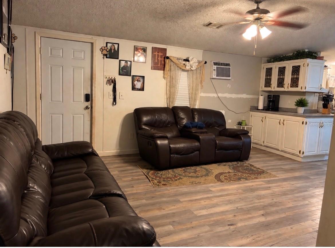 11522 North St Property Photo 7