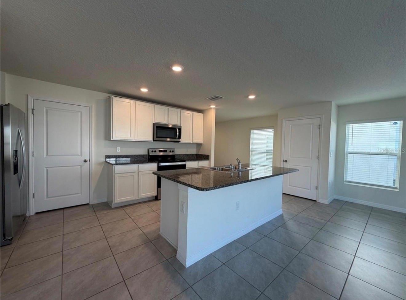 12072 Downy Birch Dr Property Photo 5