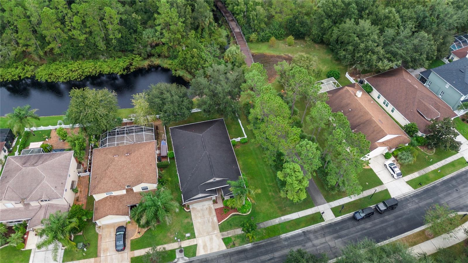 27537 Edenfield Dr Property Photo 4
