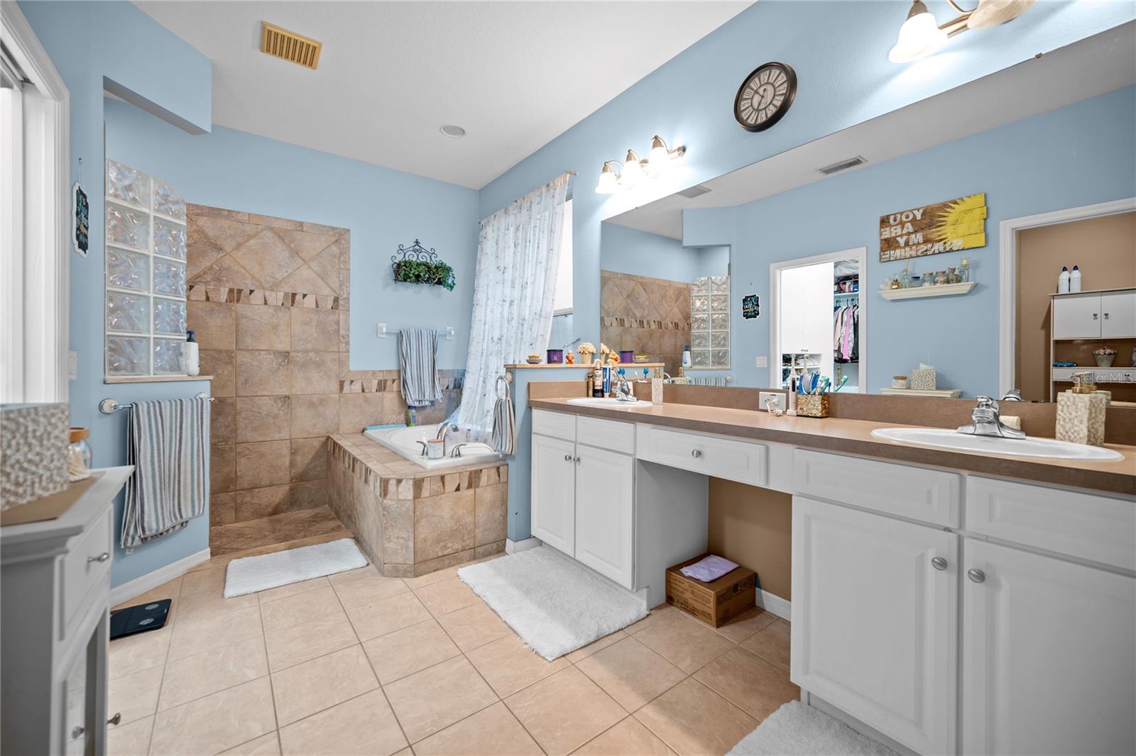 27537 Edenfield Dr Property Photo 20