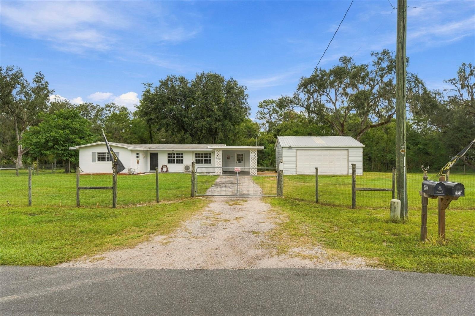 5223 Azalea Cir Property Photo 4