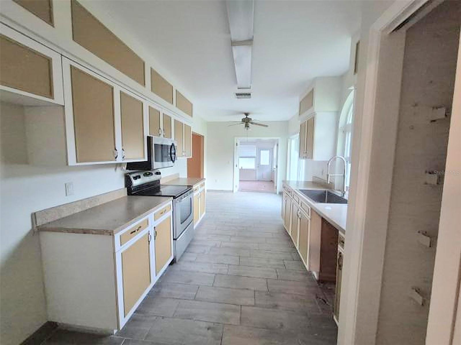 902 Greenbelt Cir Property Photo 5