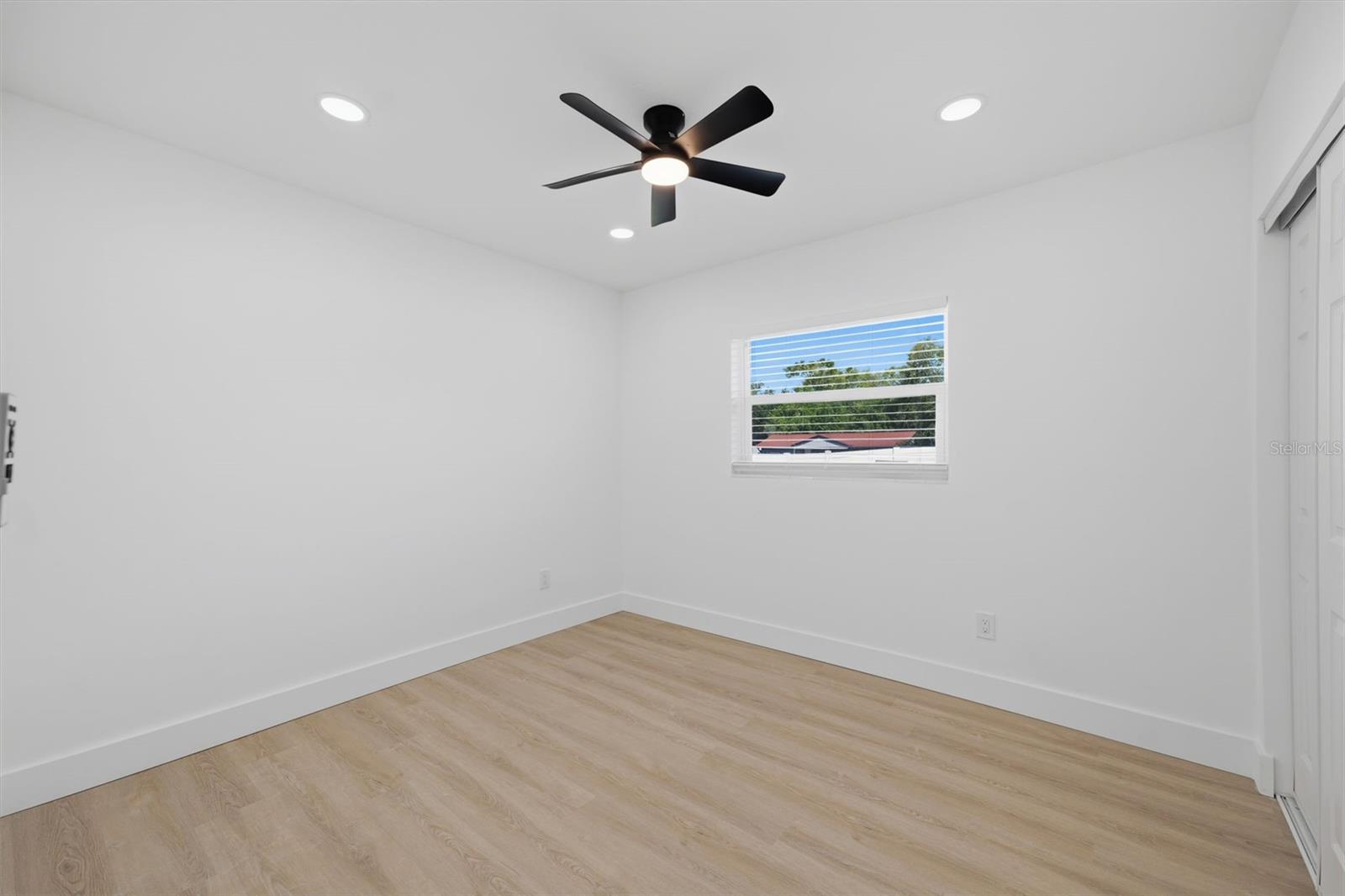 1300 S Hillcrest Ave Property Photo 33