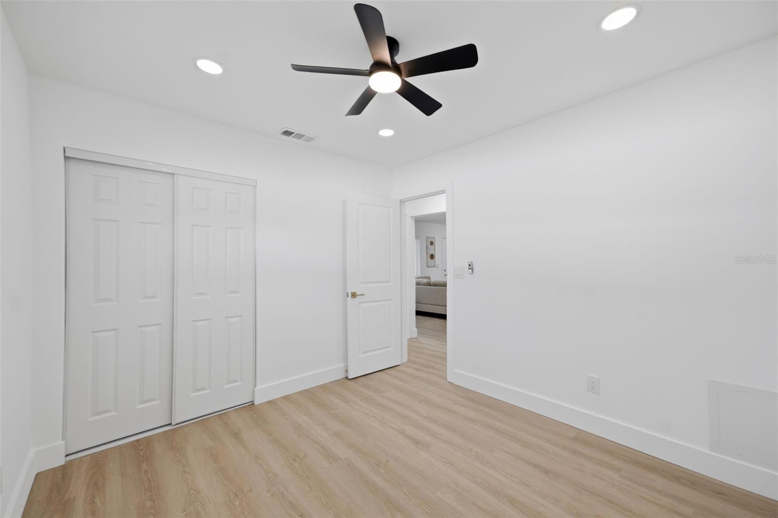 1300 S Hillcrest Ave Property Photo 34