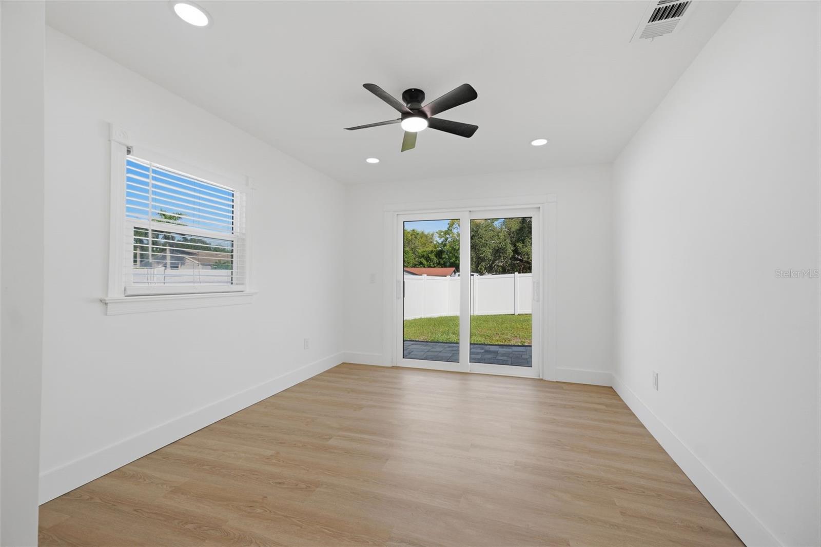 1300 S Hillcrest Ave Property Photo 35