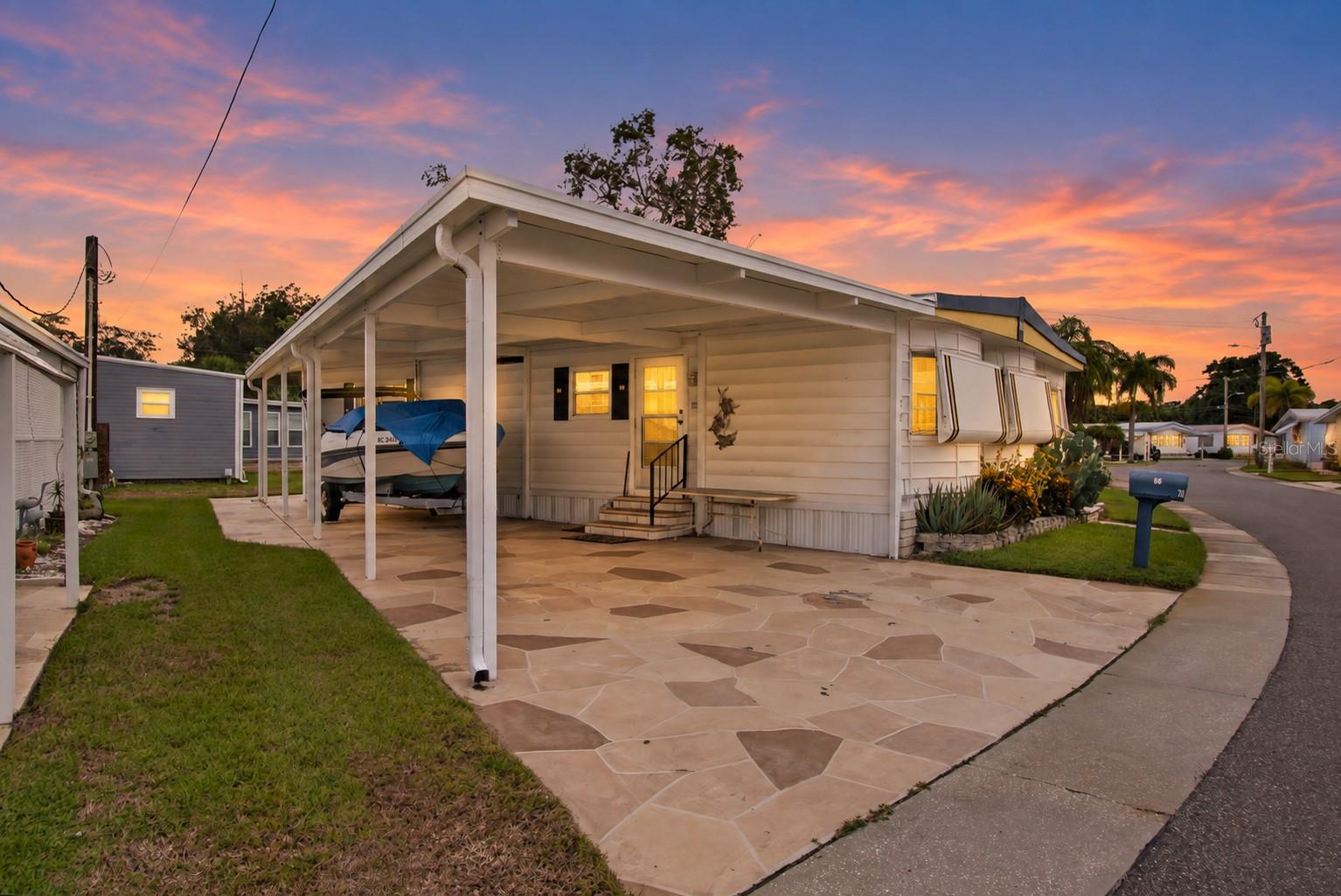 70 SCHOONER DR #70 Property Photo 1