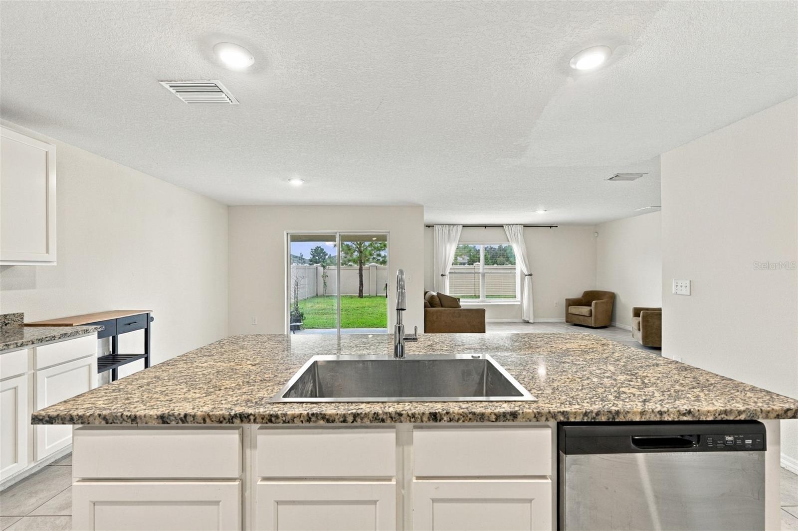 7980 Broad Pointe Dr Property Photo 5