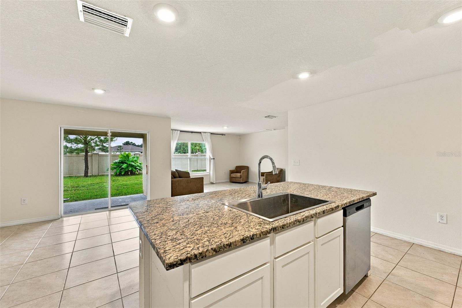 7980 Broad Pointe Dr Property Photo 7