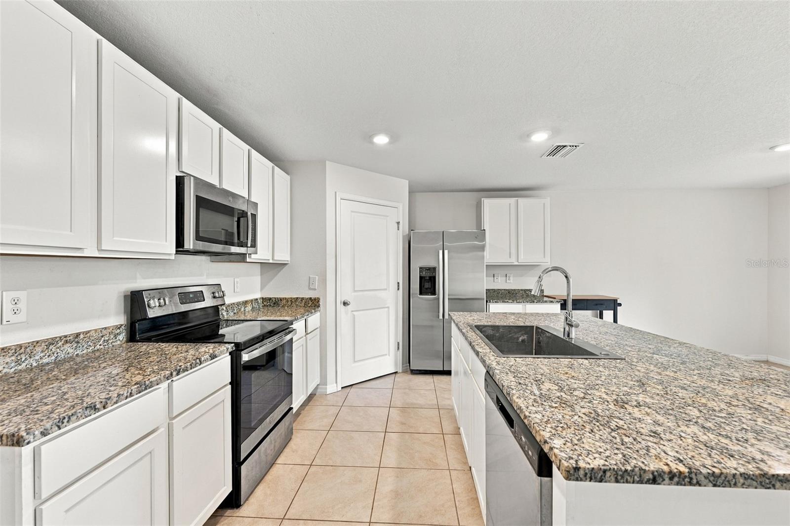 7980 Broad Pointe Dr Property Photo 10