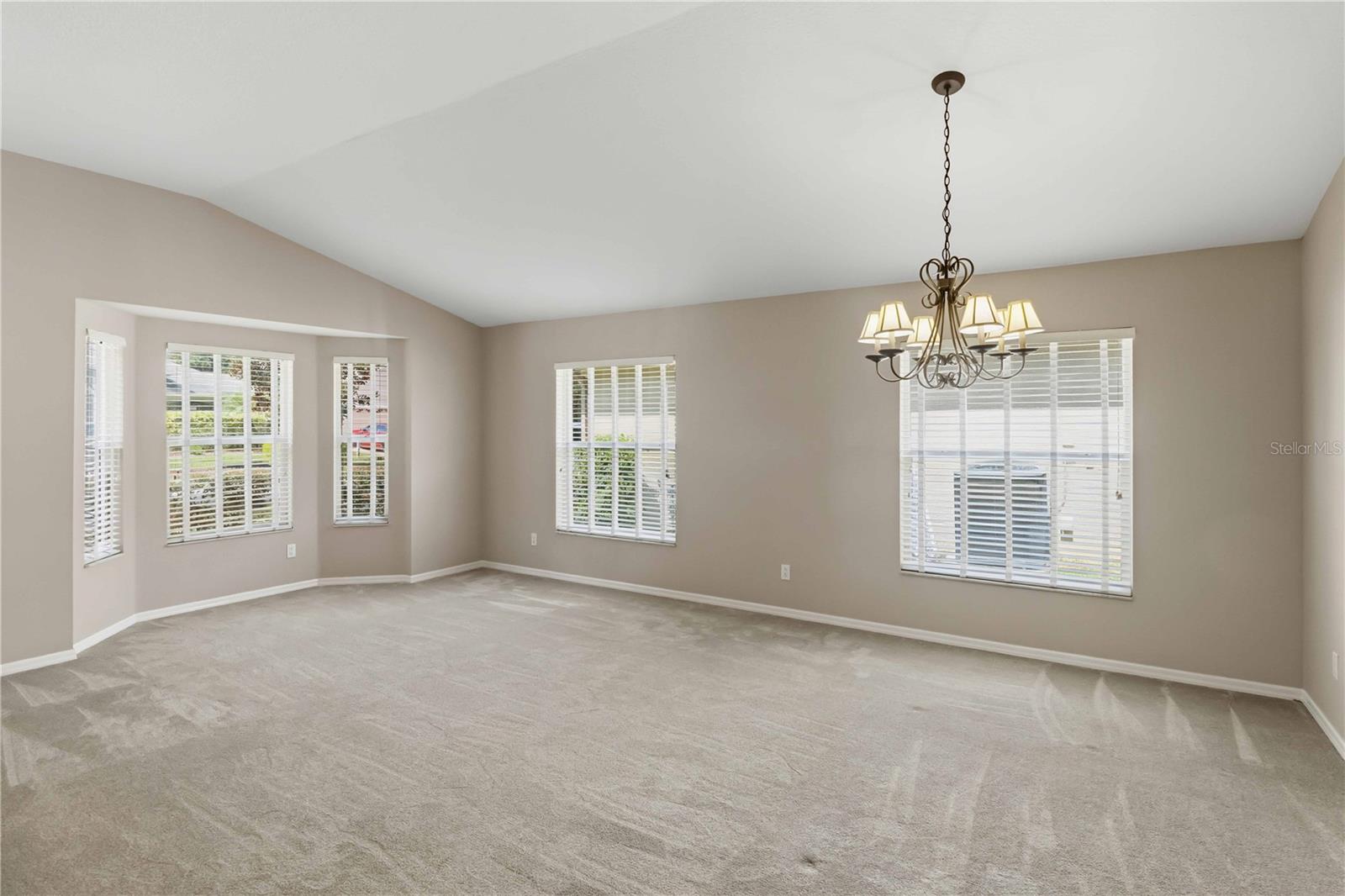 1123 Lumsden Pointe Blvd Property Photo 6