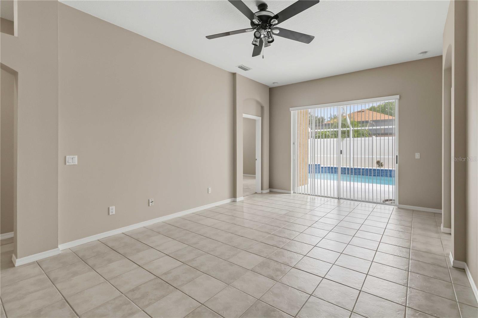 1123 Lumsden Pointe Blvd Property Photo 14
