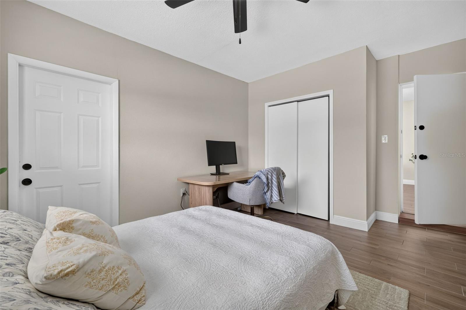 2913 W Elrod Ave Property Photo 17