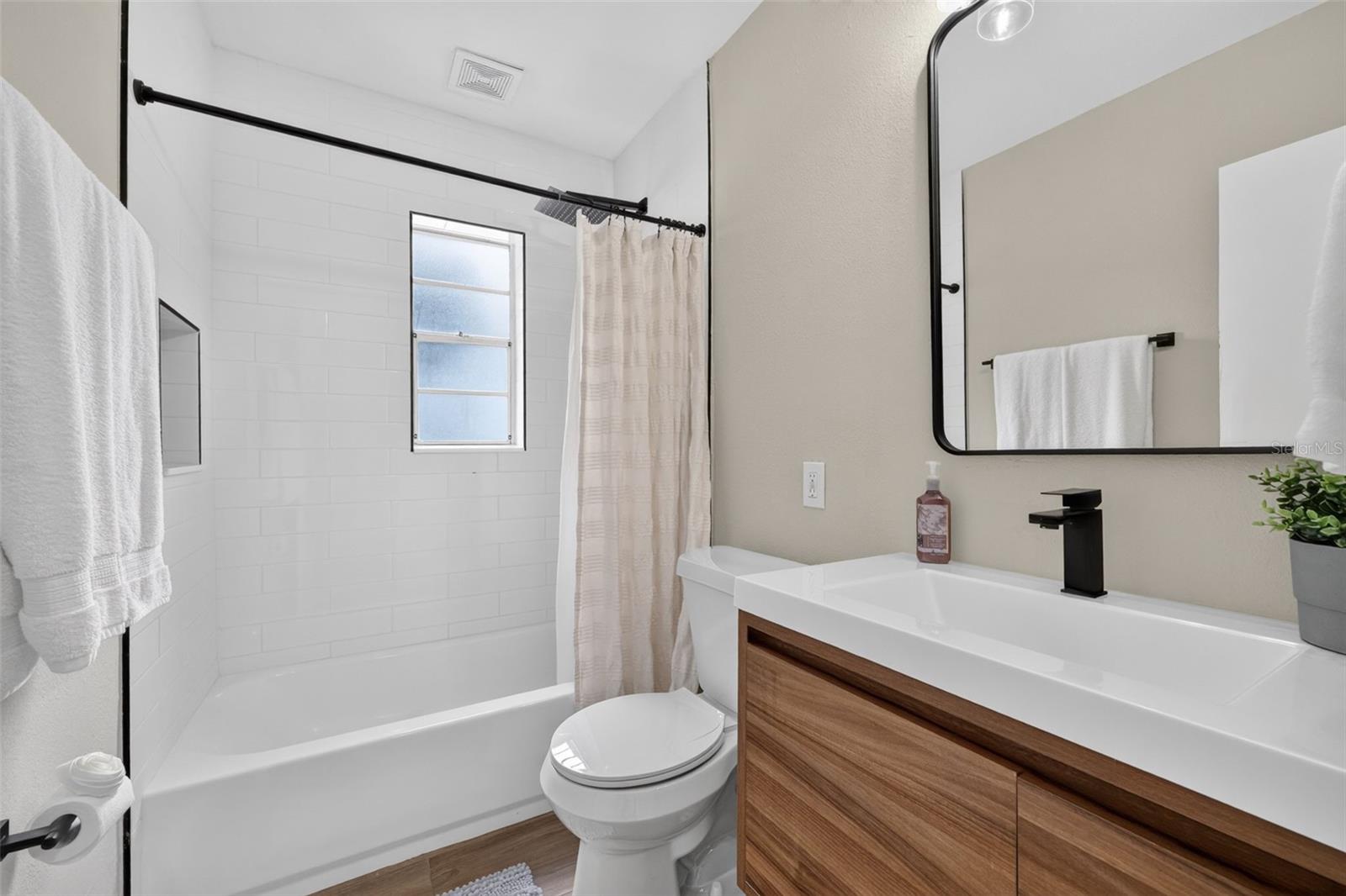 2913 W Elrod Ave Property Photo 18