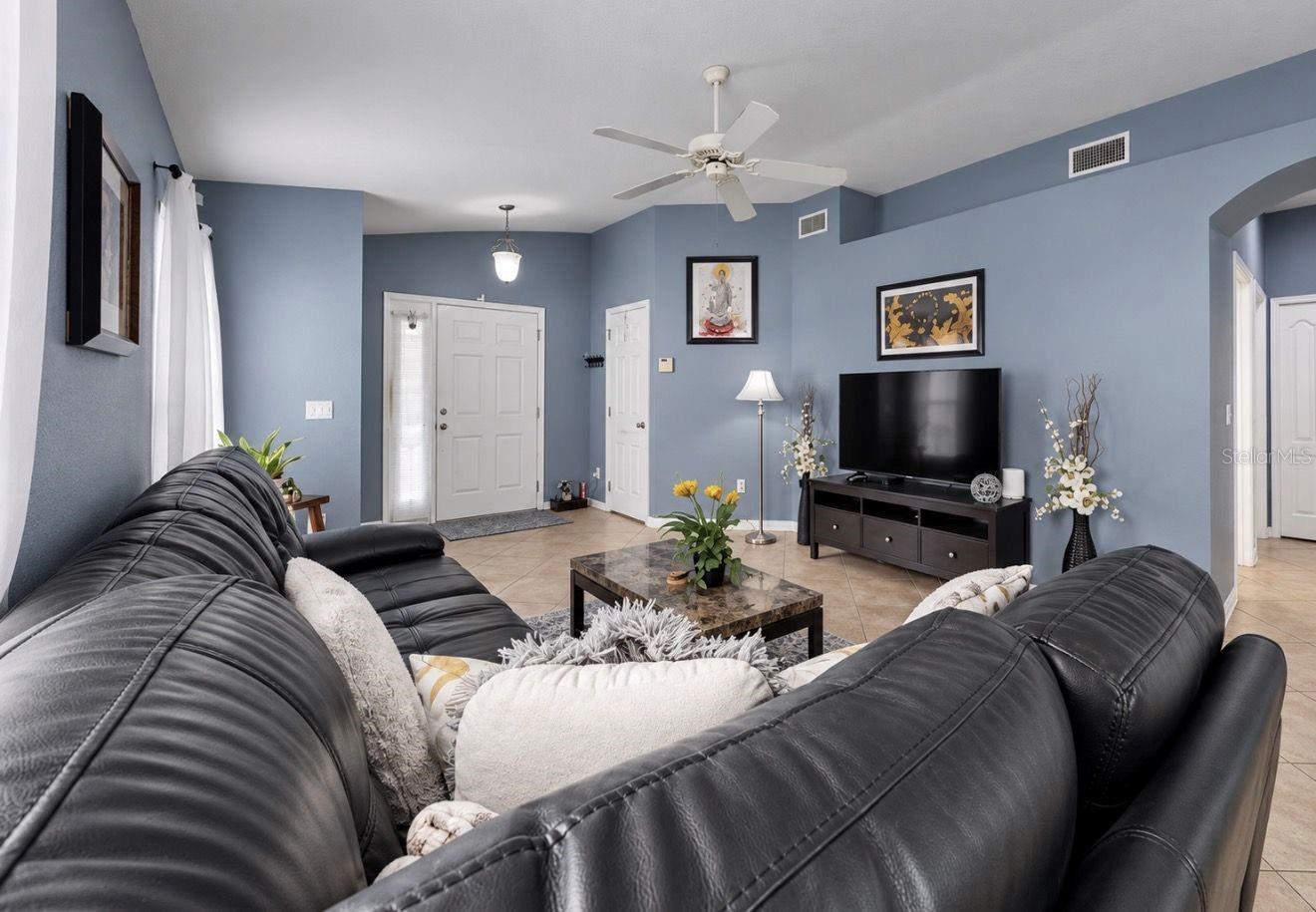 7746 Carriage Pointe Dr Property Photo 6