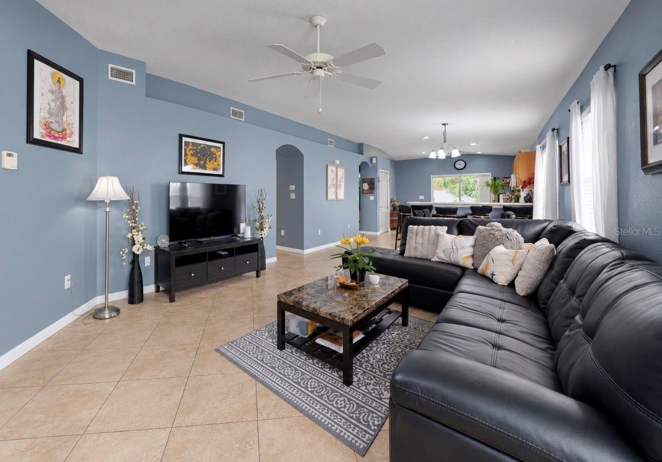 7746 Carriage Pointe Dr Property Photo 7