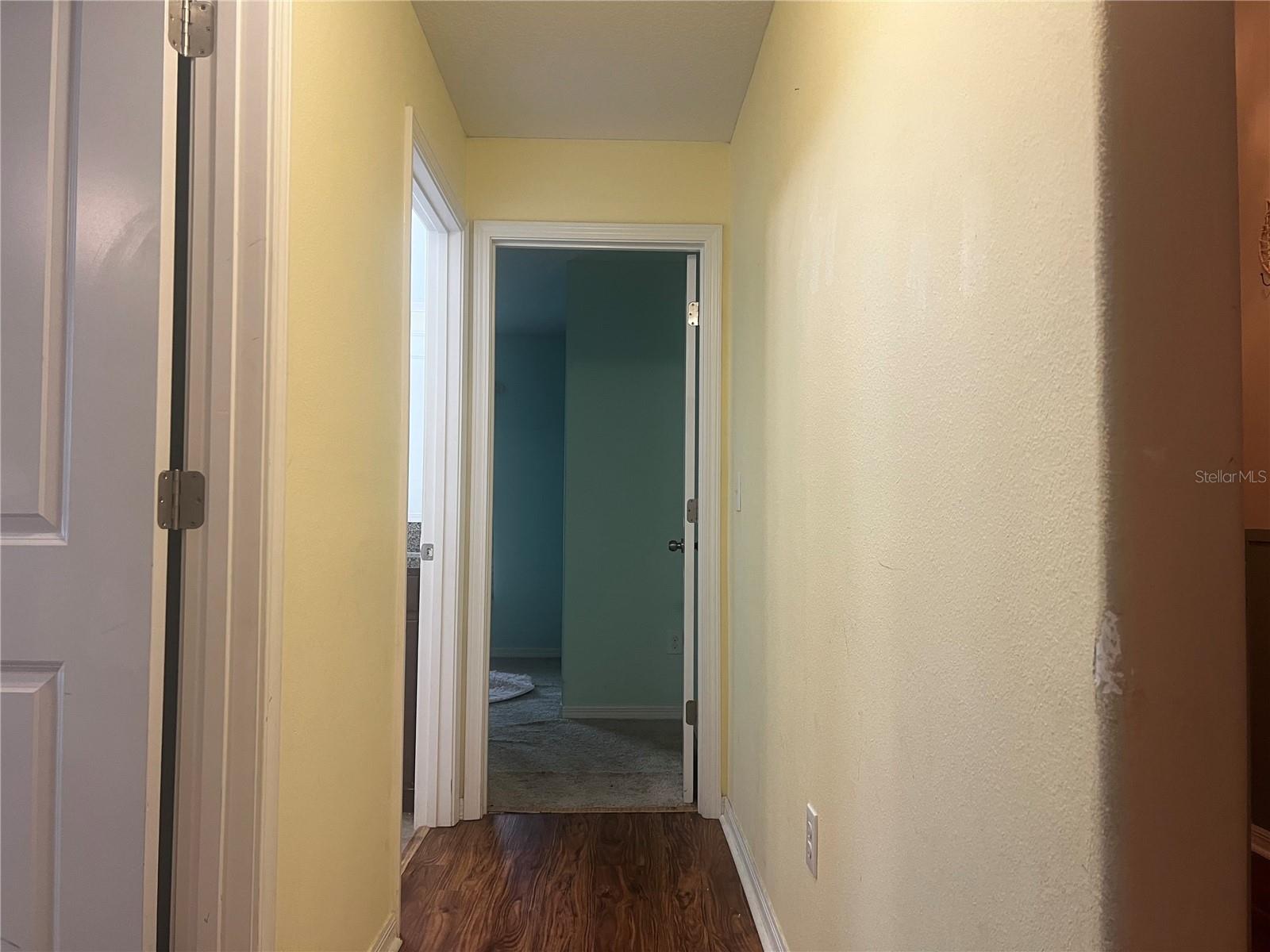 4908 Babbling Brook Ln Property Photo 5