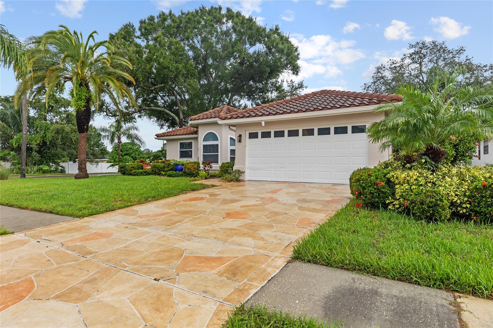 4897 Harbor Woods Dr Property Photo 5