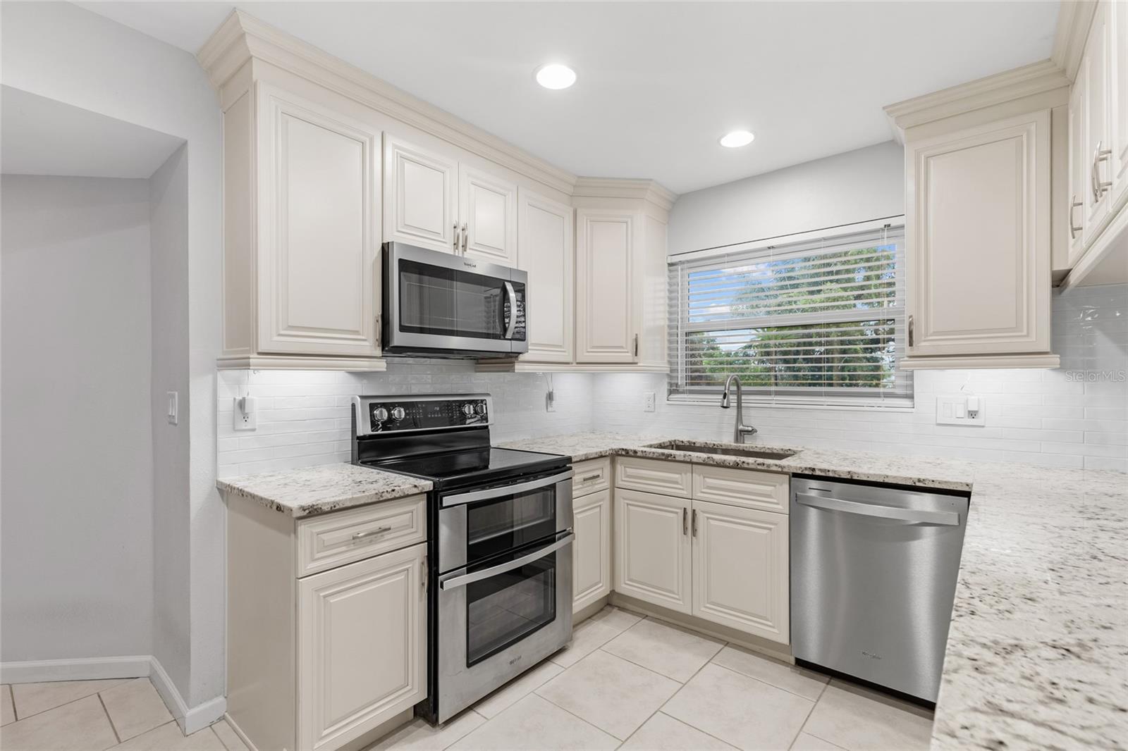 4897 Harbor Woods Dr Property Photo 16