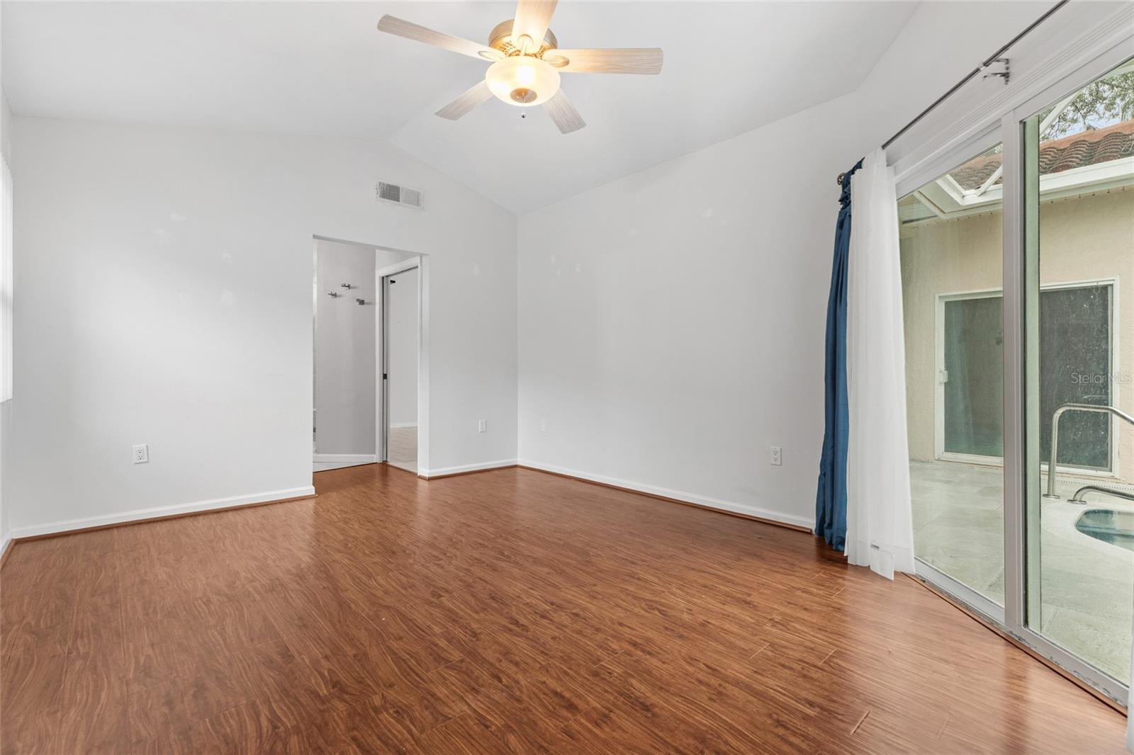 4897 Harbor Woods Dr Property Photo 20