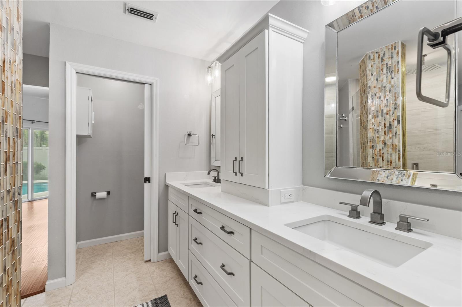 4897 Harbor Woods Dr Property Photo 22