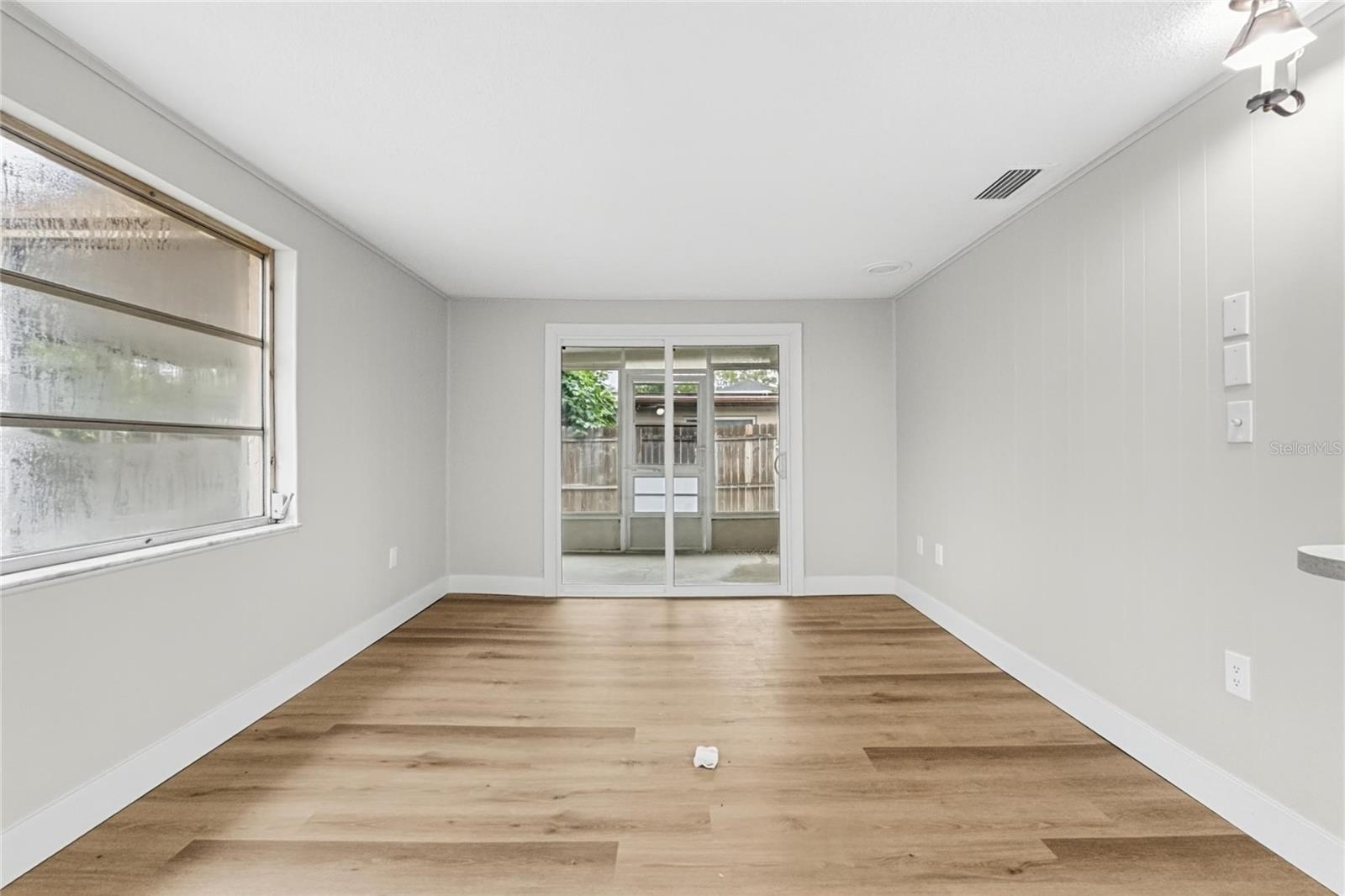 7345 Apache Trl Property Photo 5