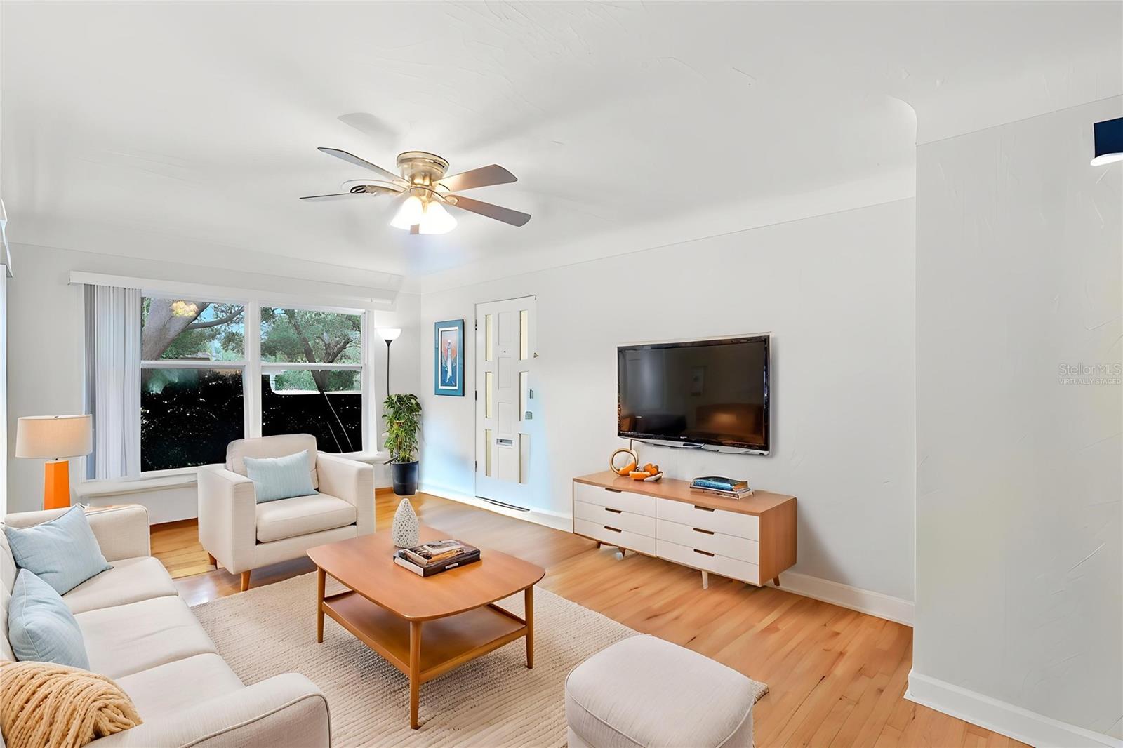 4567 25th Ave N Property Photo 6