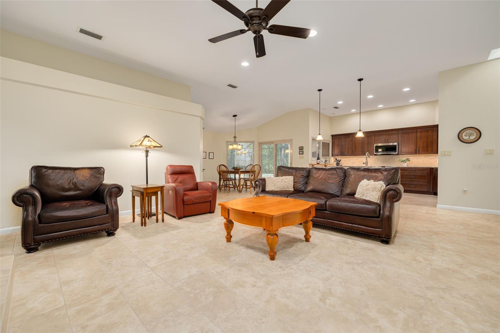 2715 Country Woods Ln Property Photo 11