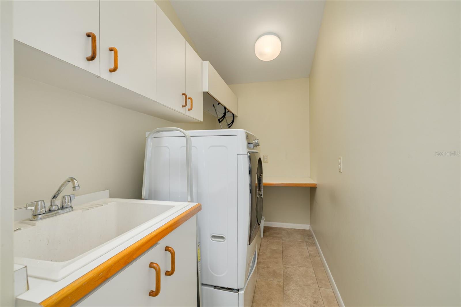2715 Country Woods Ln Property Photo 28
