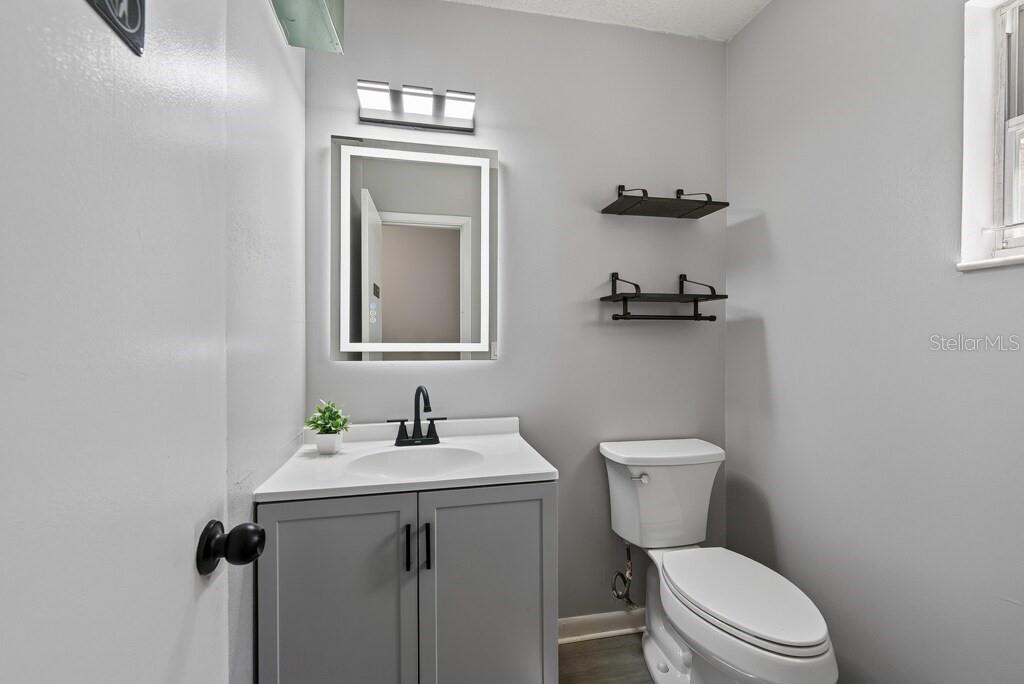 7408 Commerce St Property Photo 11