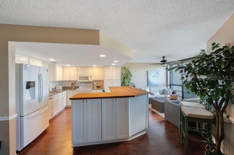1060 Pinellas Bayway S #103 Property Photo 19