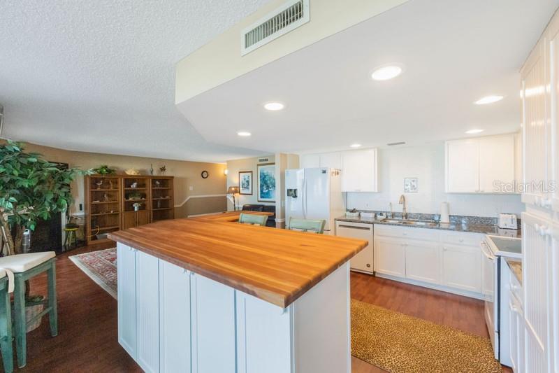 1060 Pinellas Bayway S #103 Property Photo 21