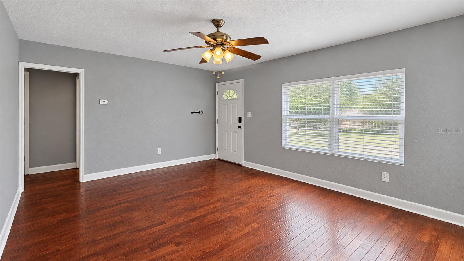 936 E Shadowlawn Ave Property Photo 6