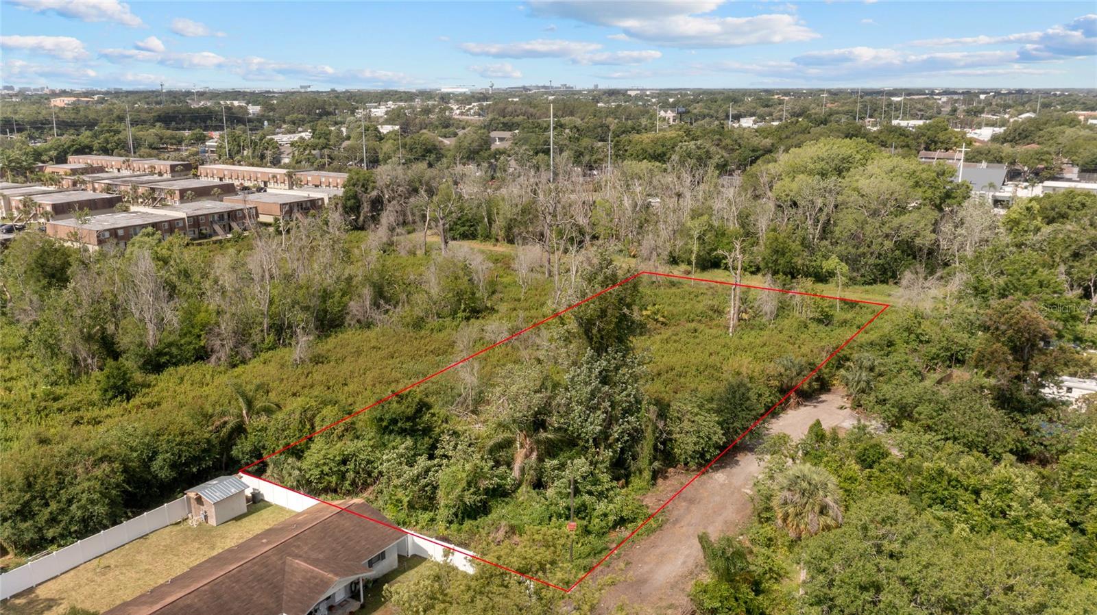 W Grove St Property Photo 3
