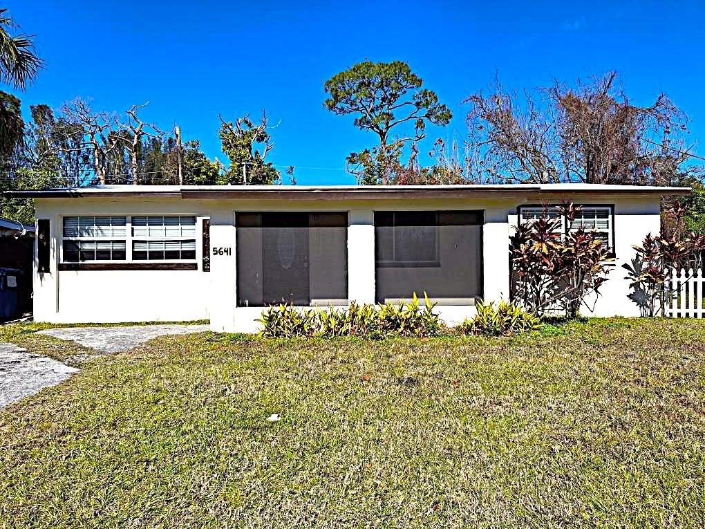 5641 94th Ter N Property Photo 1