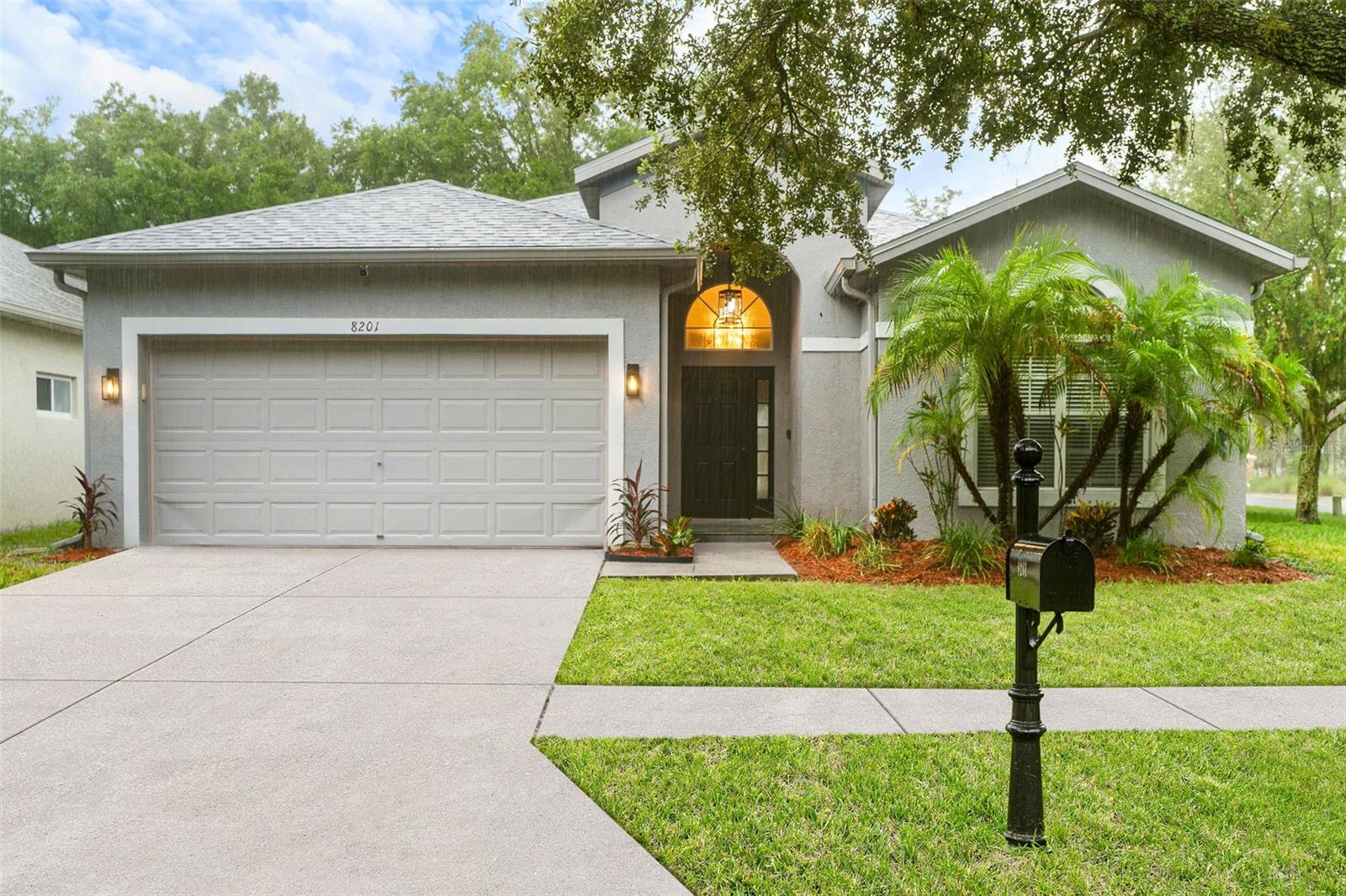 8201 CYPRESS BREEZE WAY Property Photo 1