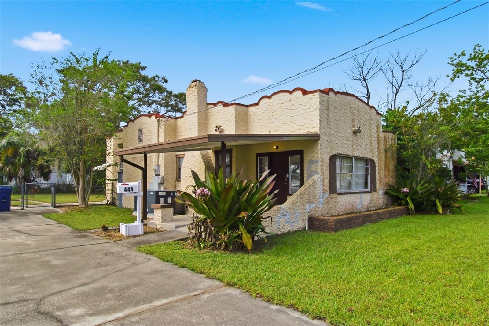 444 AVENUE I SE Property Photo 1