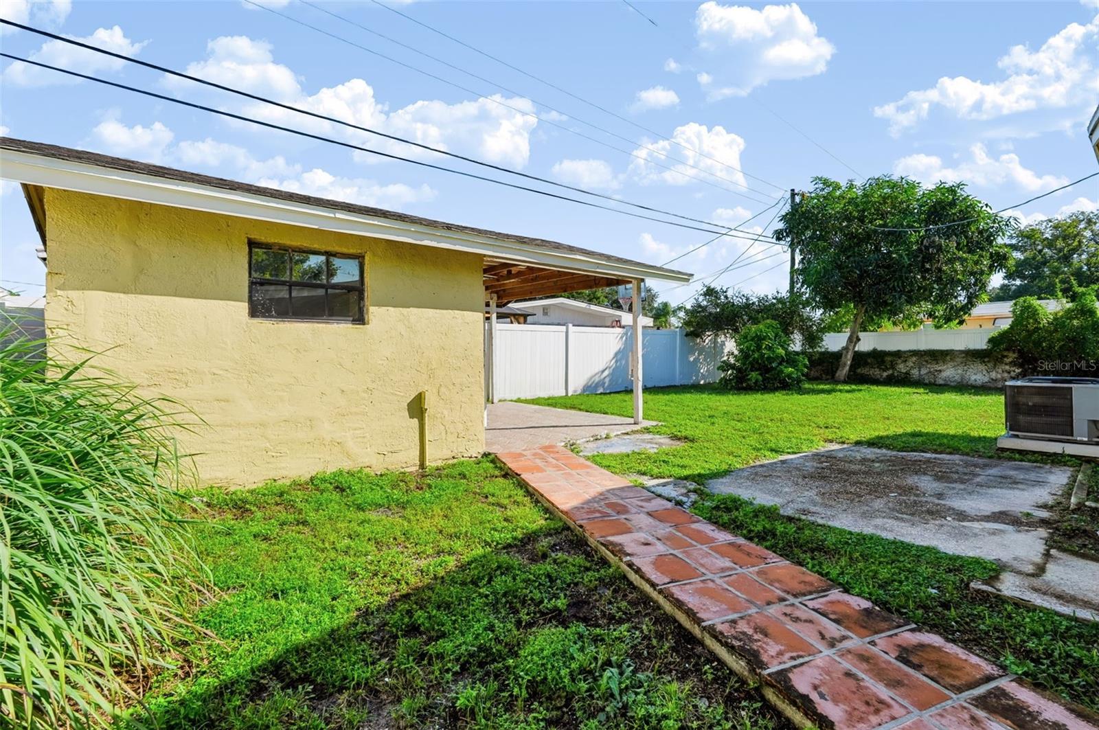 4515 W North St Property Photo 5
