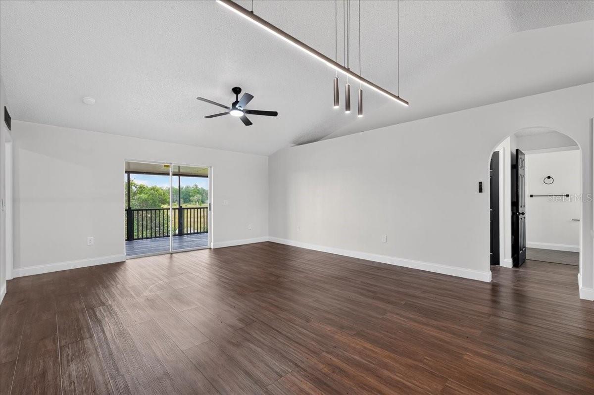 8221 Normandy Dr Property Photo 6
