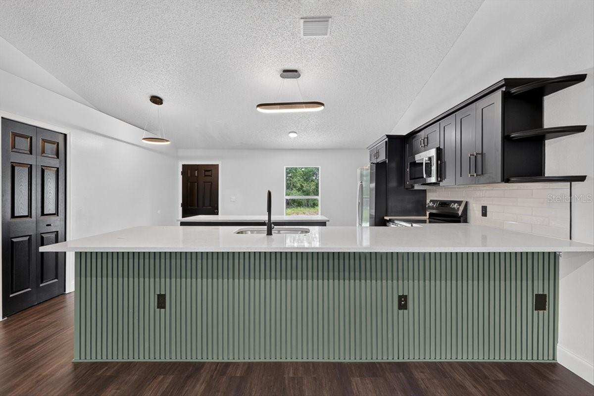 8221 Normandy Dr Property Photo 9